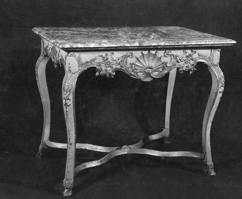 table[meuble] / Musée d'Ansembourg