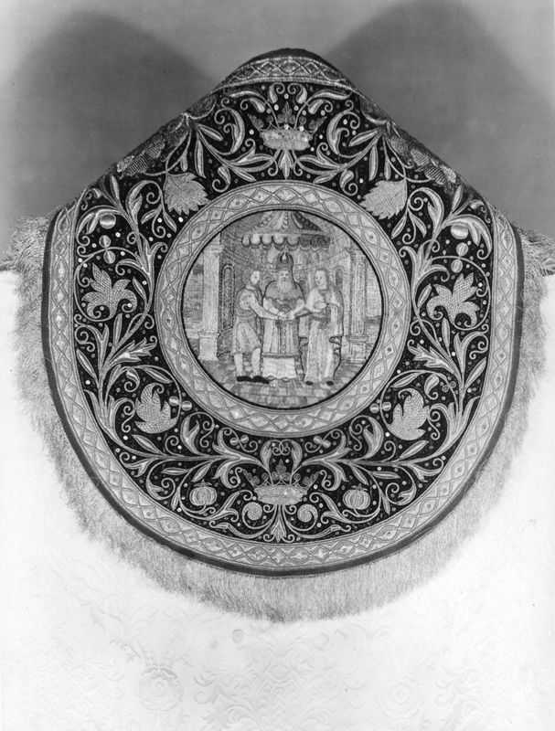 Ornement liturgique de couleur blanche
Mariage de la Vierge