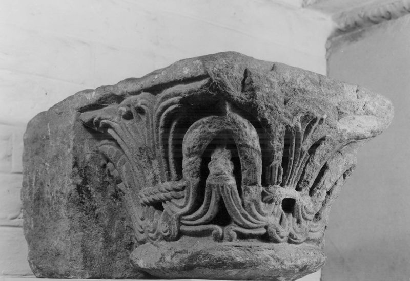 chapiteau[élément d'architecture] / Musée Curtius