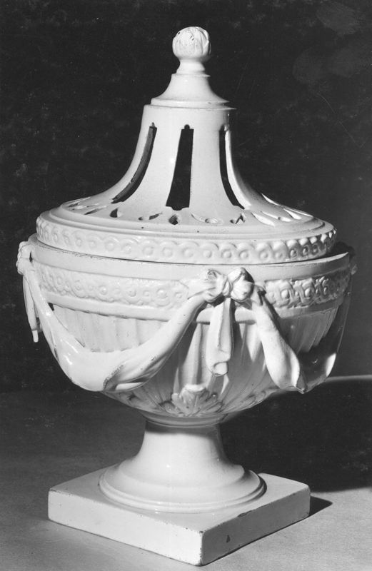 brûle-parfum / Musée du Centenaire