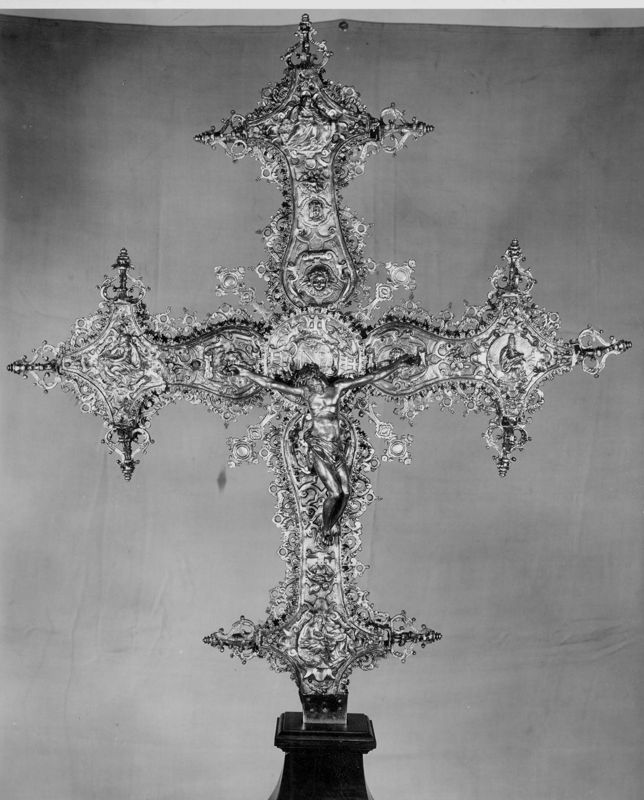croix de procession / Musée Curtius