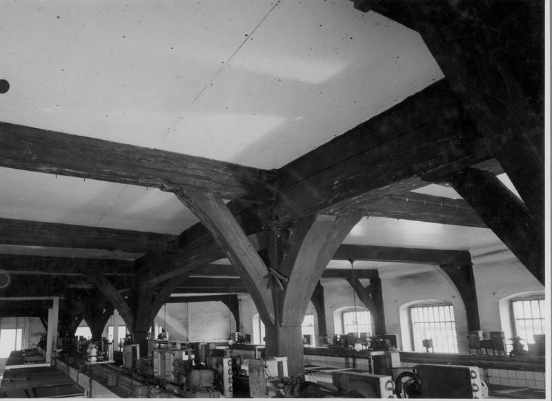 plafond à poutres apparentes / Halle aux Viandes