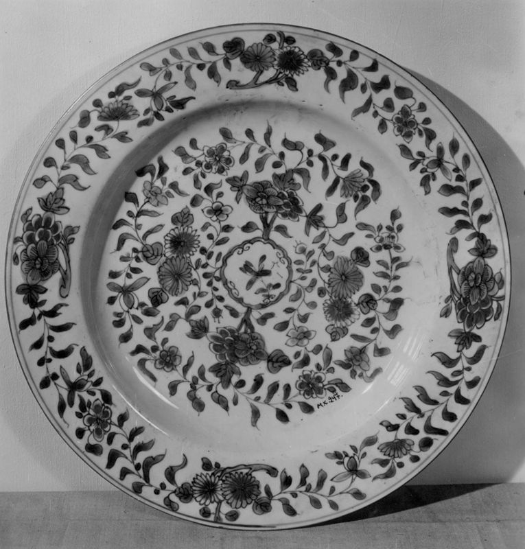 plat / Musée Curtius