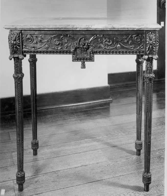 console[table] / Musée Curtius