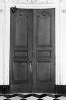 B183909