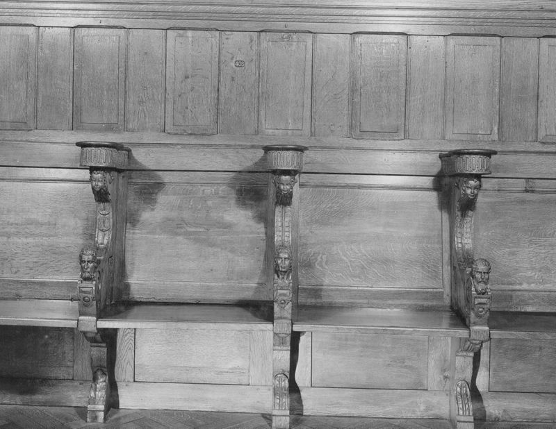 banc de choeur / Museum Mayer van den Bergh