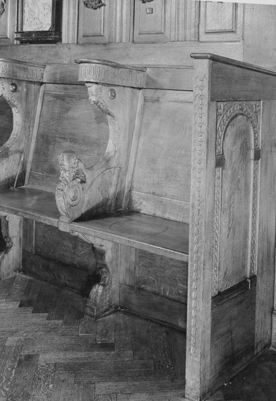banc de choeur / Museum Mayer van den Bergh