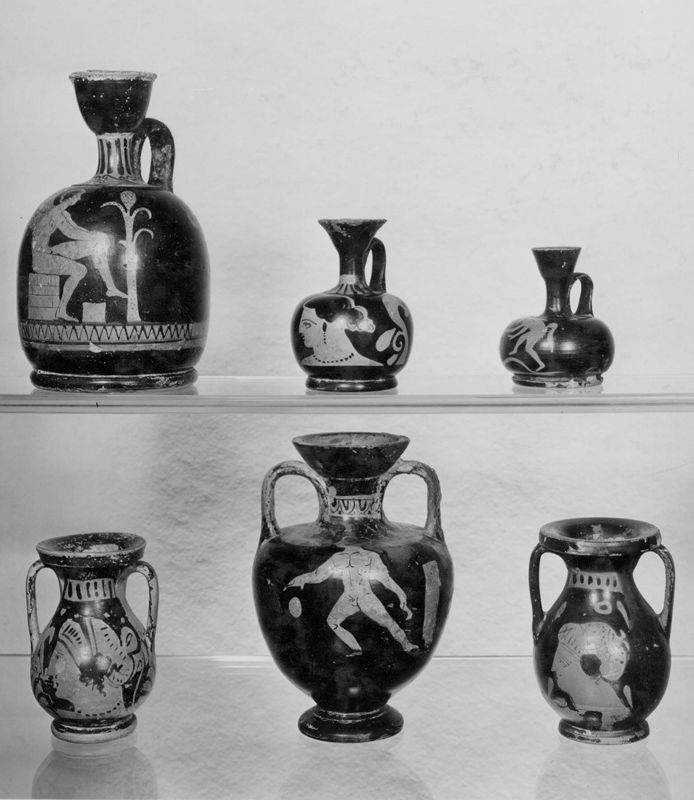 Lécythe aryballistique : génie ailé