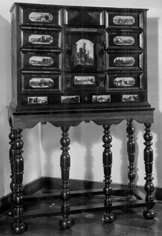cabinet[meuble] / Musée Curtius