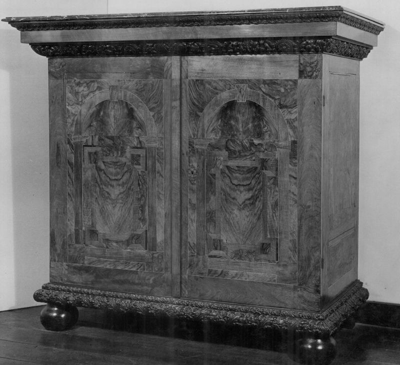 Armoire à deux portes