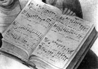 B195893