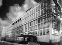 B196586