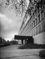 B196590