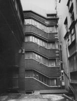 B196937