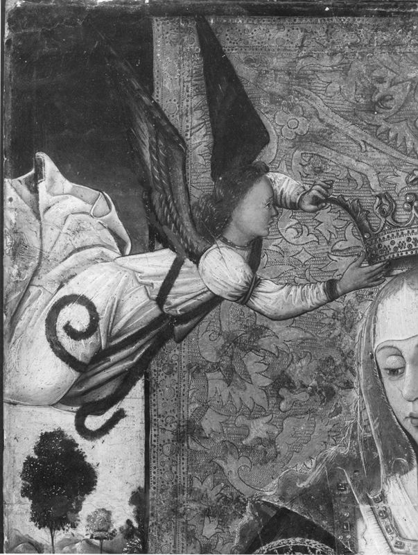 Maria met Kind door twee engelen gekroond