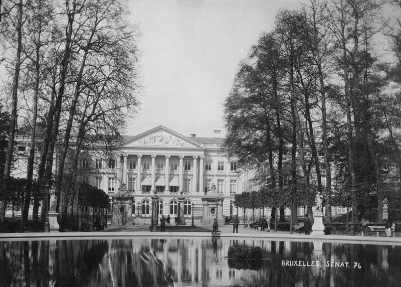 Paleis der Natie (met de Senaat en de Kamer van Volksvertegenwoordigers) - voormalig Paleis van de Raad van Brabant