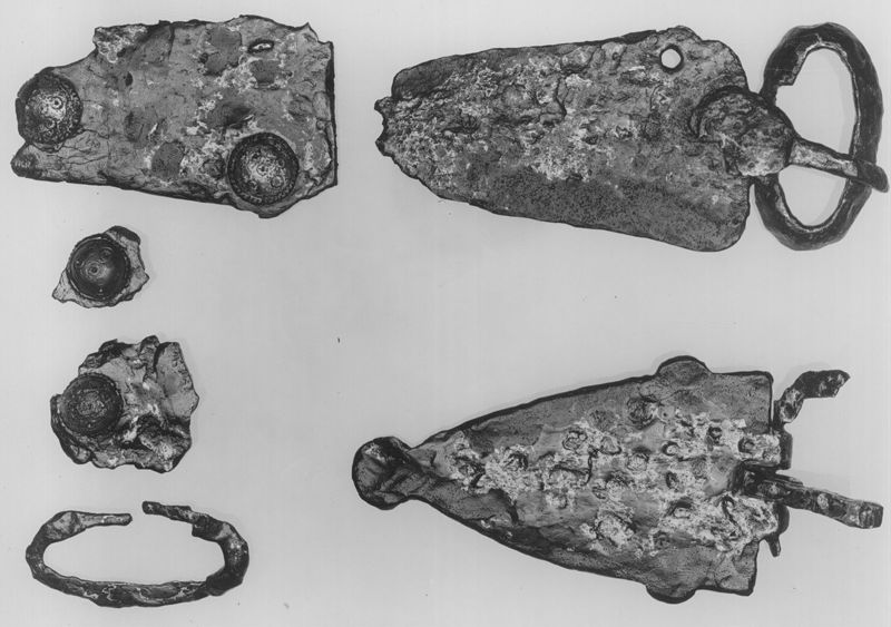 3 fragments et anneau de boucle