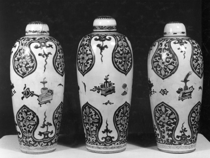 vase / Museum Mayer van den Bergh