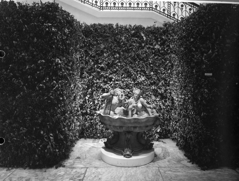 Fontaine aux dieux marins