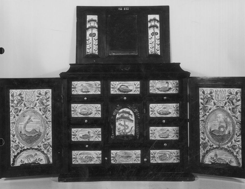 cabinet[meuble] / Musées Royaux d'Art et d'Histoire