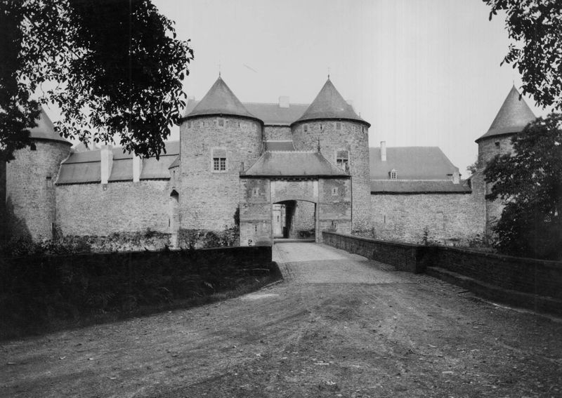 château / Construction[Corroy-le-Château]