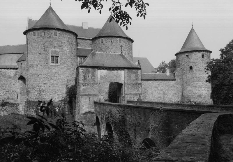 château / Construction[Corroy-le-Château]