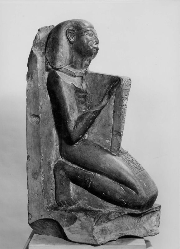 Homme agenouillé