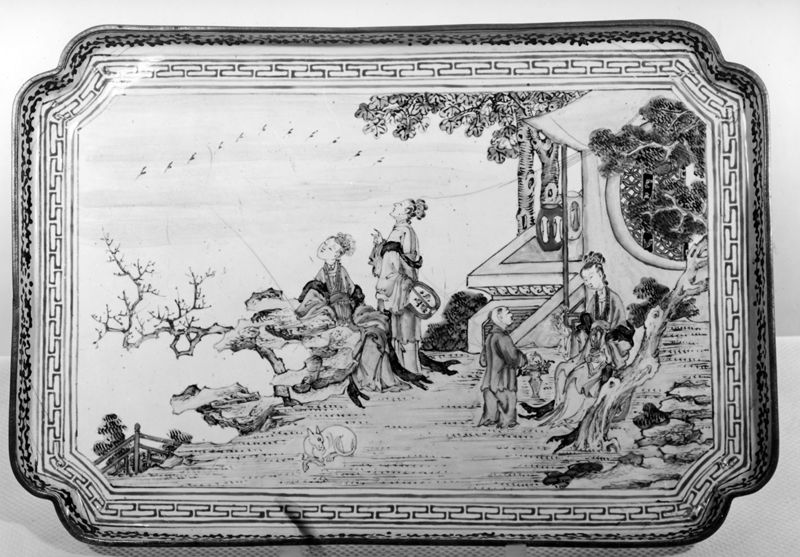 Dienblad versierd met personages in landschap