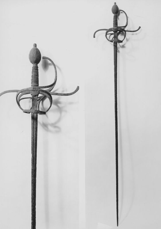 épée / Museum Mayer van den Bergh