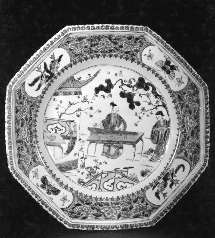 plat / Musées Royaux d'Art et d'Histoire