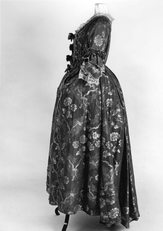 Robe à la française