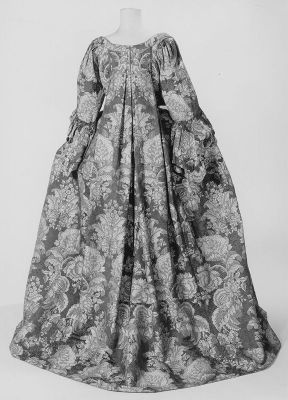 robe / Musées Royaux d'Art et d'Histoire