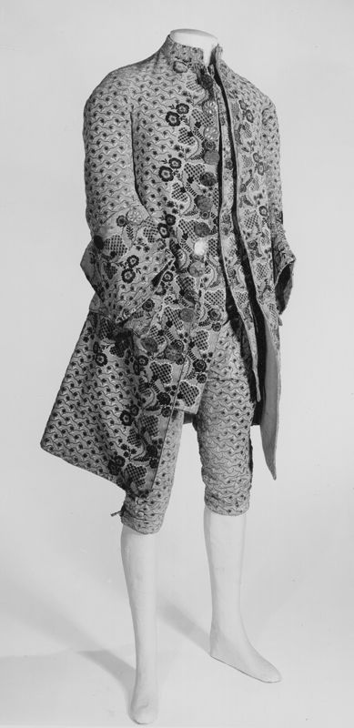 costume / Musées Royaux d'Art et d'Histoire