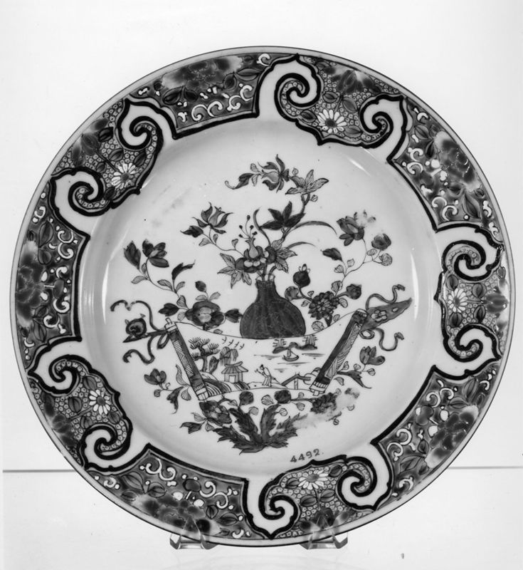 assiette / Musées Royaux d'Art et d'Histoire