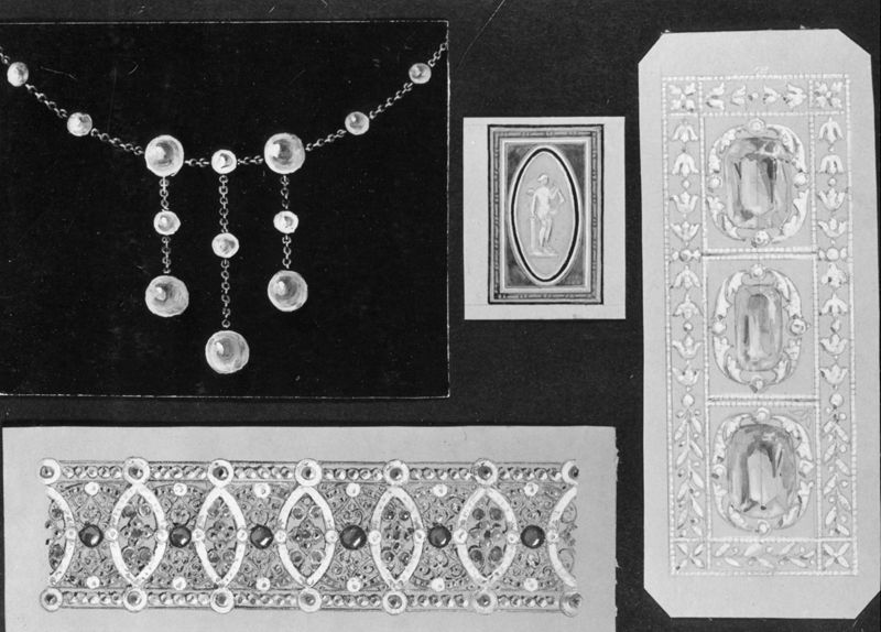 Quatre projets de bijoux : collier, sections pour bracelets