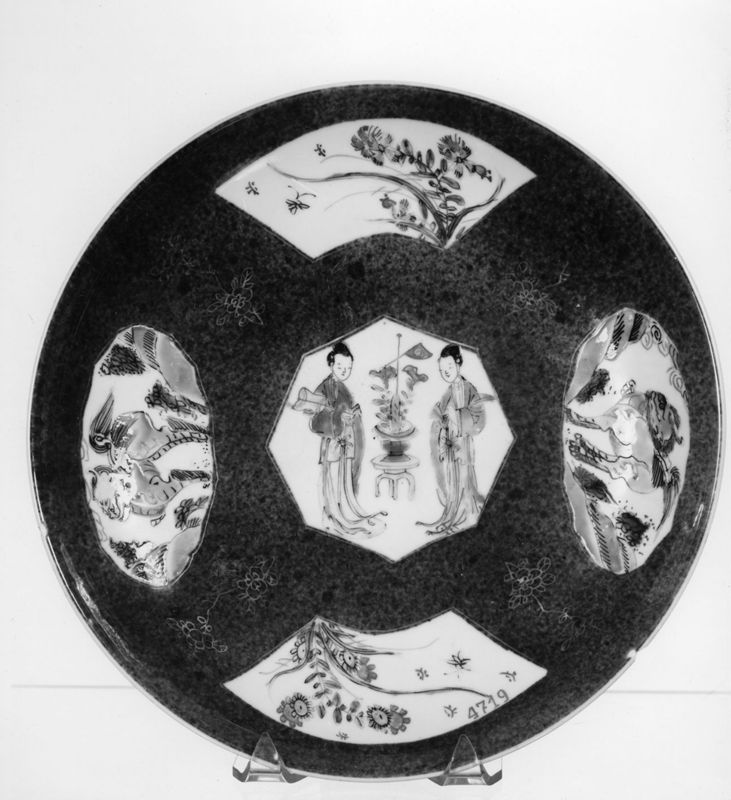 plat / Musées Royaux d'Art et d'Histoire