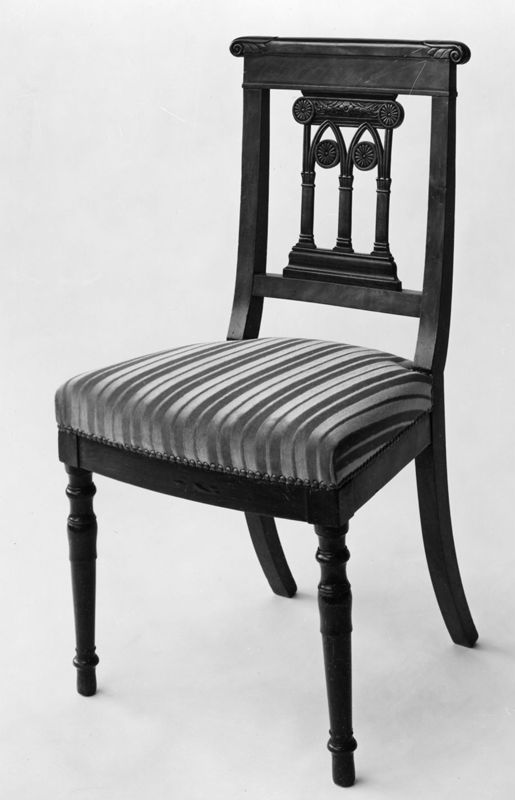 chaise / Musées Royaux d'Art et d'Histoire