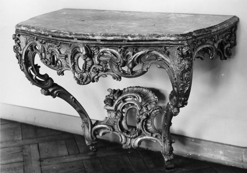 console[table] / Musées Royaux d'Art et d'Histoire