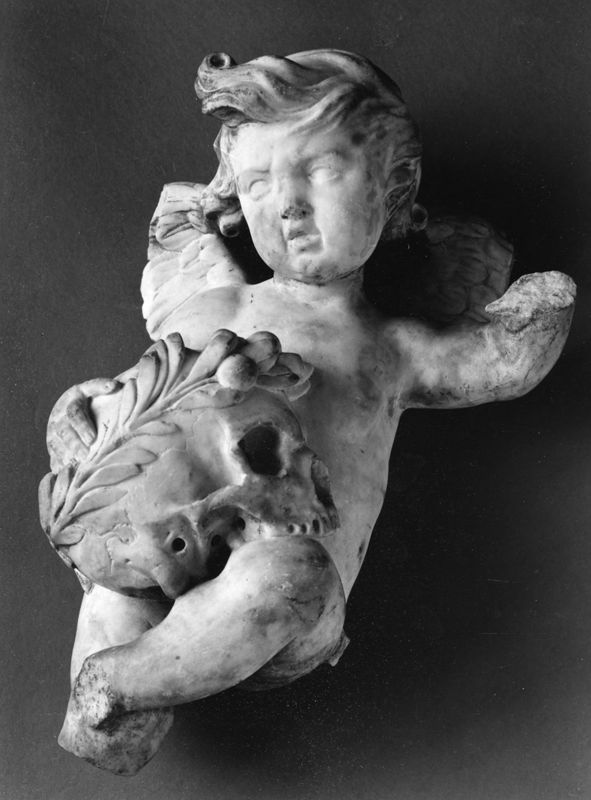 Angelot avec crâne couronné de lauriers