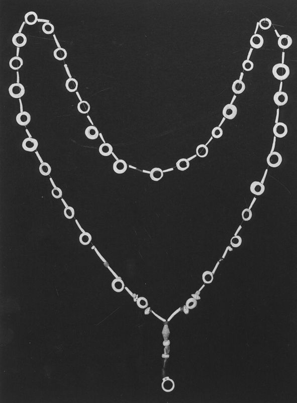 collier de 135 perles avec pendentif
