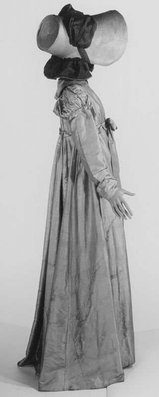 robe / Musées Royaux d'Art et d'Histoire