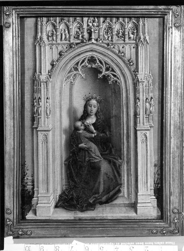 Vierge et Enfant dans une niche