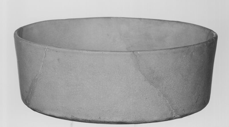 Plat profond à paroi verticale