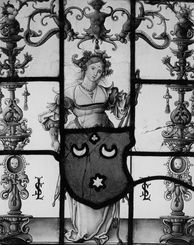 Femme tenant d'armoiries