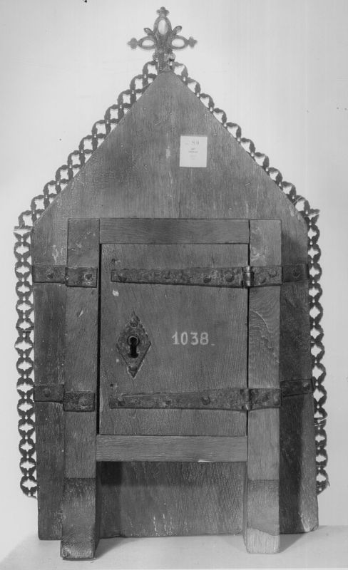 Reliquaire de saint Gondulphe en forme de pignon de châsse