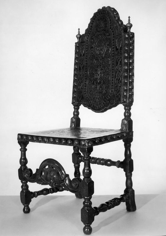 chaise / Musées Royaux d'Art et d'Histoire