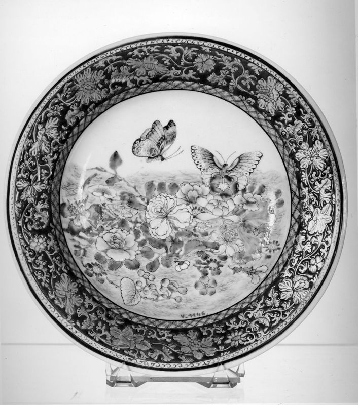 assiette / Musées Royaux d'Art et d'Histoire