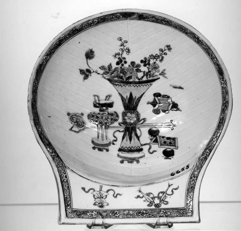 assiette / Musées Royaux d'Art et d'Histoire