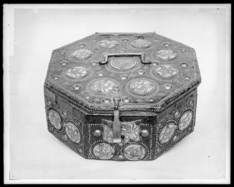 Coffret-écrin de la couronne-reliquaire des saintes Épines