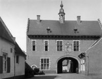 C003379